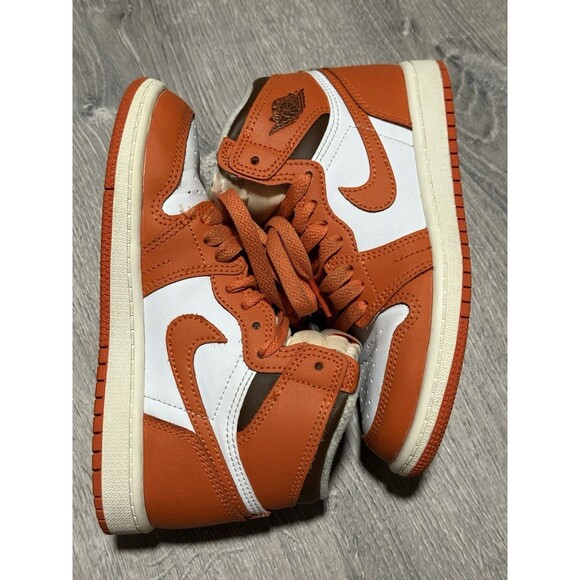 Nike Air Jordan 1 Mid GS “Team Orange/White” CU0449-101 Size 13C Kids - Picture 2 of 7